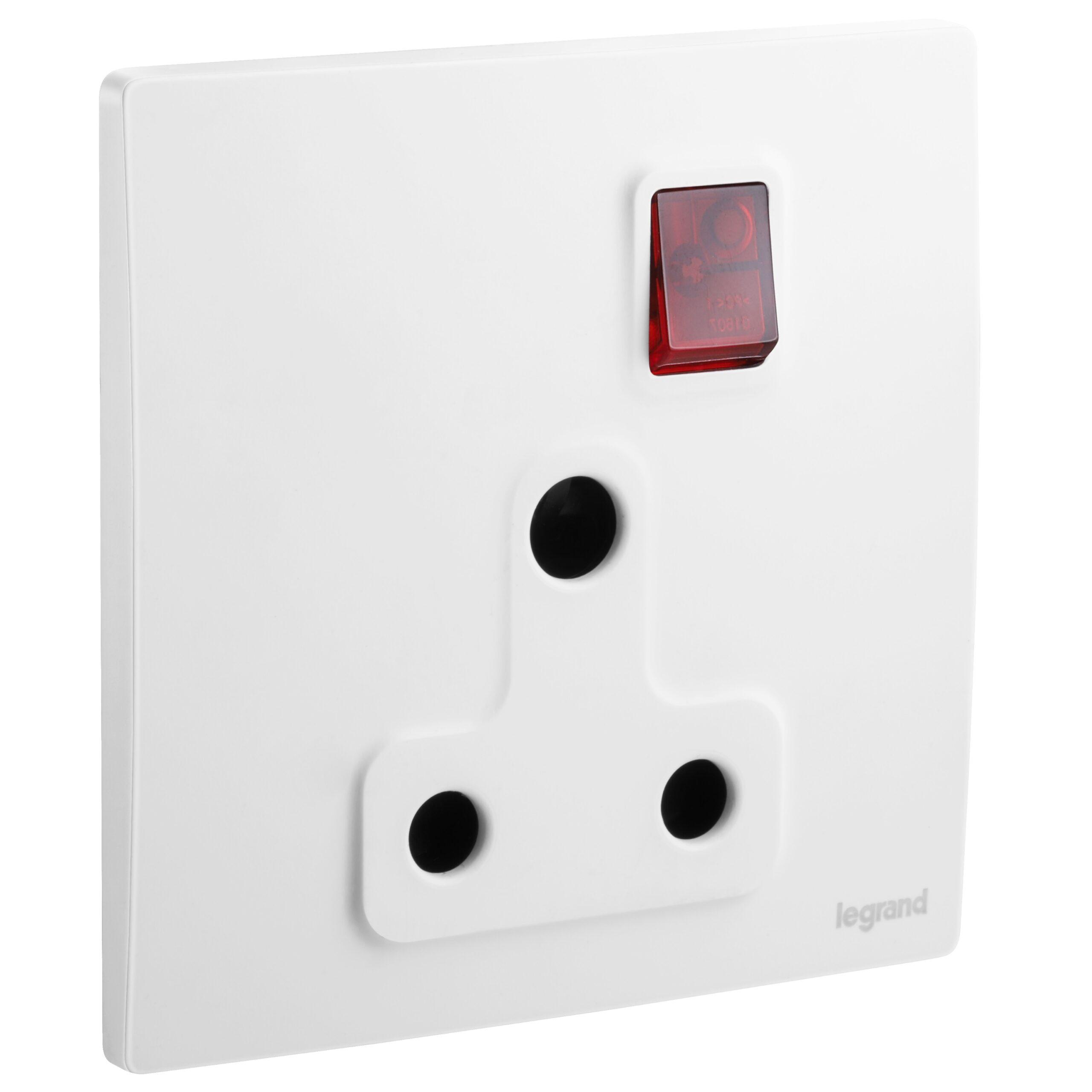 LEGRAND MALLIA SENSES/WHITE 1G BS 15A SW SOCKET +LED