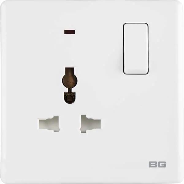 PCWH27L- 13AMP UNIVERSAL SINGLE SOCKET WITH LIGHT BG