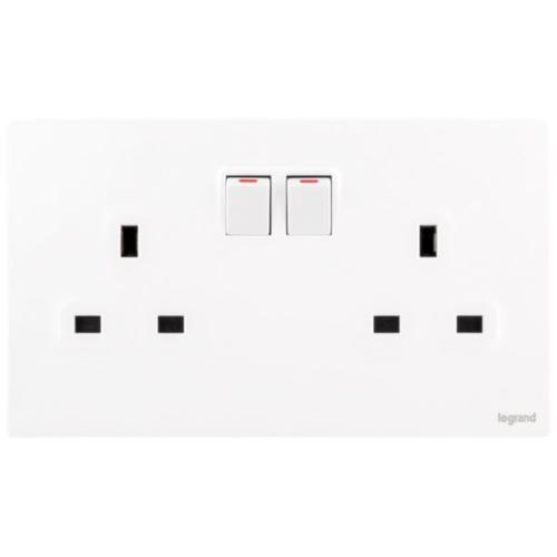 LEGRAND MALLIA SENSES/WHITE 2G BS 13A SP SW SOCKET W/ 2 E