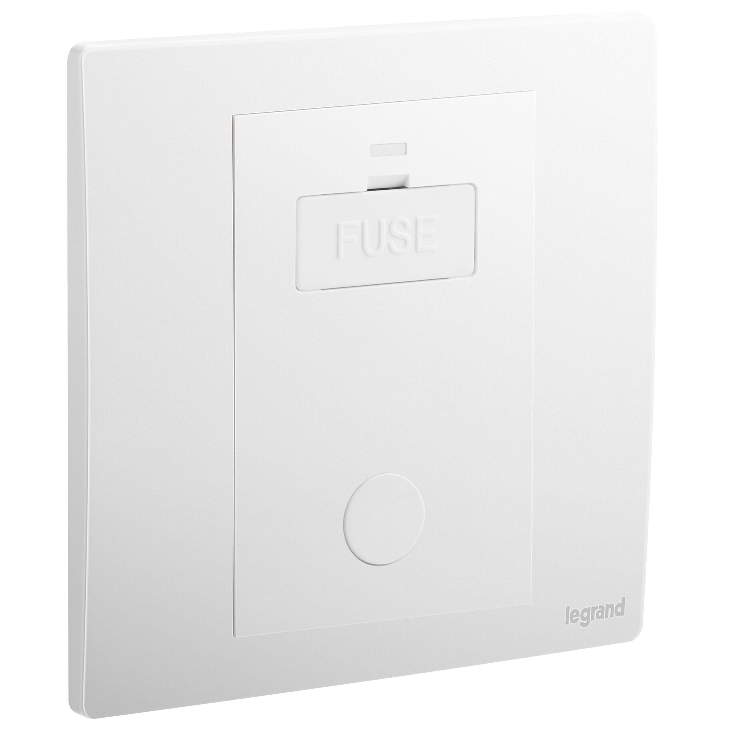 LEGRAND MALLIA SENSES/WHITE 13A UNSW FCU +CORD OUTLET